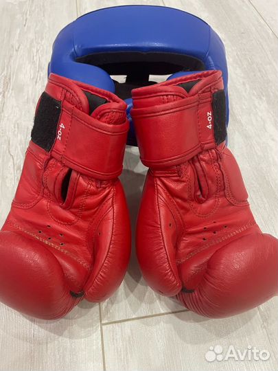 Боксерские перчатки