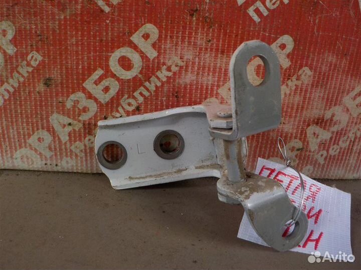 Петля двери нижняя задняя левая Toyota Corolla