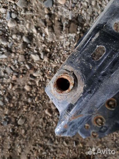 Усилитель переднего бампера Porsche Cayenne