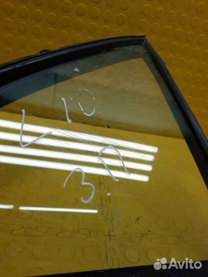 Стекло боковое заднее правое Mitsubishi Lancer