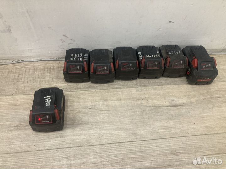 Аккумуляторная батарея Milwaukee