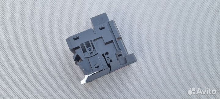 Кнопка ручного тормоза (ручника) Audi Q3 F3 2019