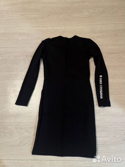 Платье черное с надписью 42