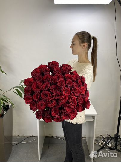Букет красных роз сорта эксплорер