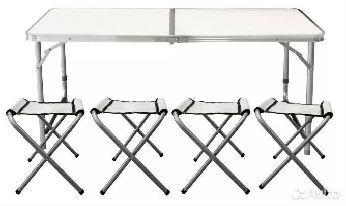 Раскладной стол со стульями