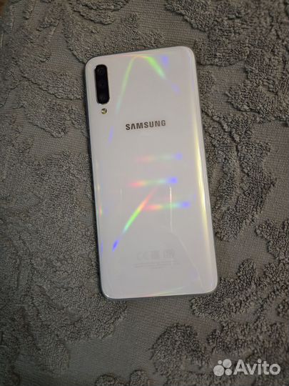Samsung Galaxy A70, 6/128 ГБ