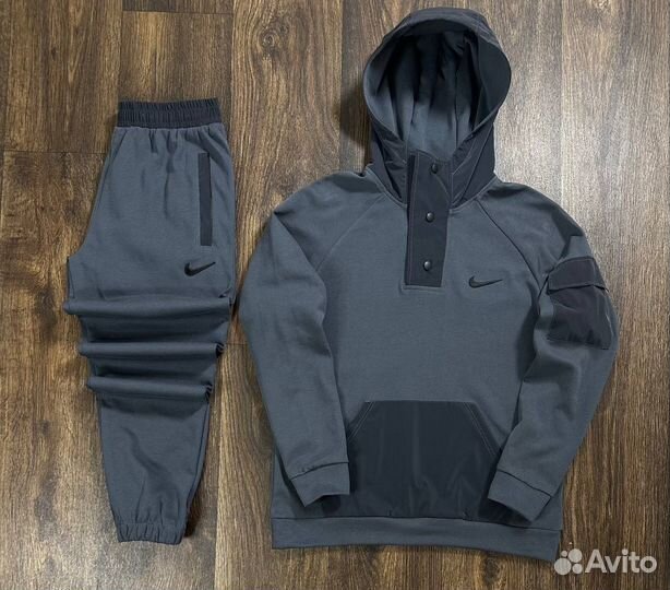 Спортивный костюм Nike