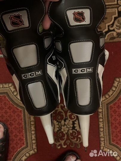 Коньки хоккейные