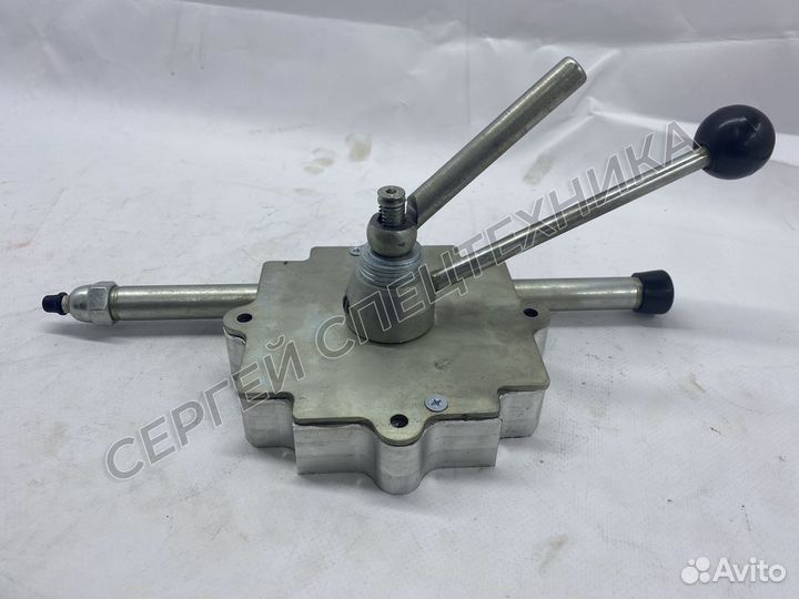 Однорычажная головка управления