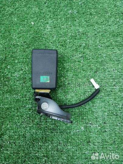 Замок ремня безопасности задний Kia Ceed хетчбэк