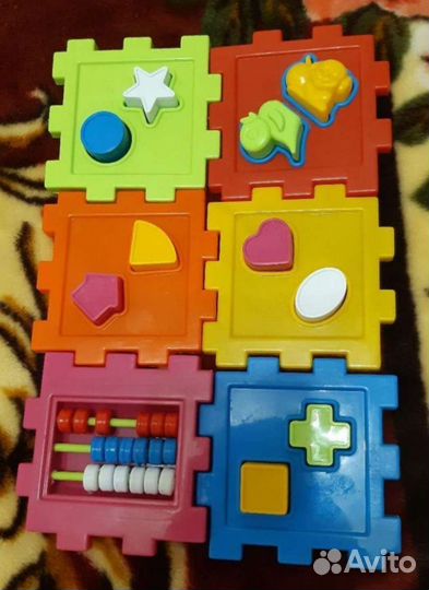 Развивающий кубик-сортер,пианинно