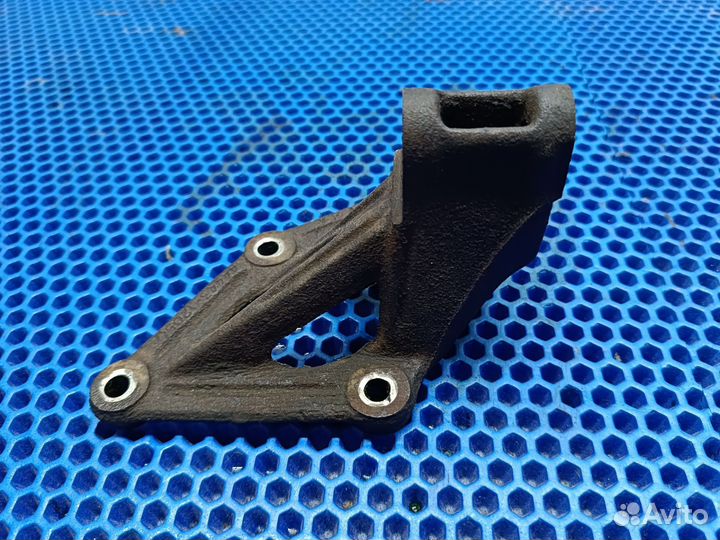 Кронштейн гур Toyota Carina T 170 4AFE