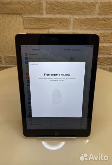 iPad 5 128Gb+Sim стилус и клавиатура новые