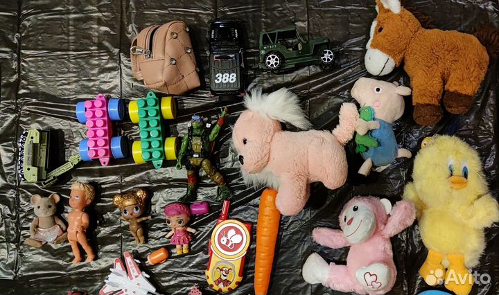 Игрушки(мягкие, машинки, куклы)