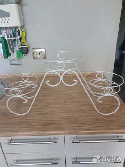 Подставка для цветов металлическая белая