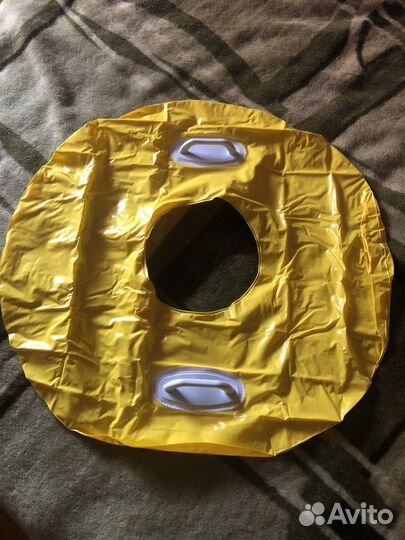 Надувной круг для плавания