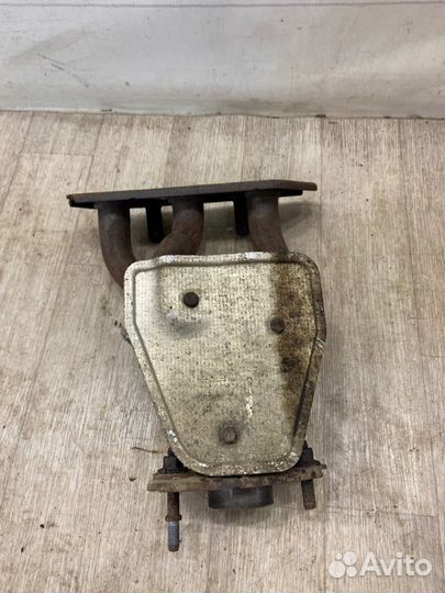 Коллектор выпускной Mitsubishi Colt Z32A 3A91 2005