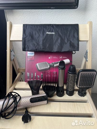 Фен-щетка Philips HP8657