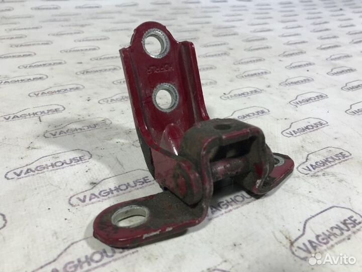 Петля двери передняя правая Kia Ceed 2.0 G4GC 2009