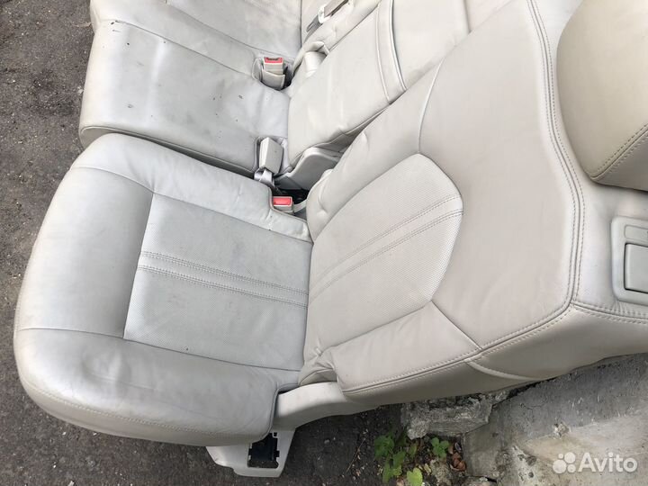 Задние сиденья Cadillac SRX II 09-16