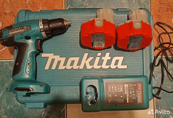 Аккумуляторная дрель шуруповерт makita 6281D 14,4