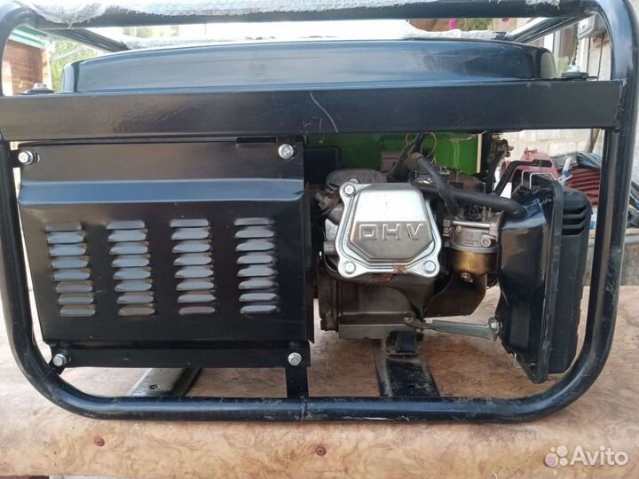 Бензиновый генератор