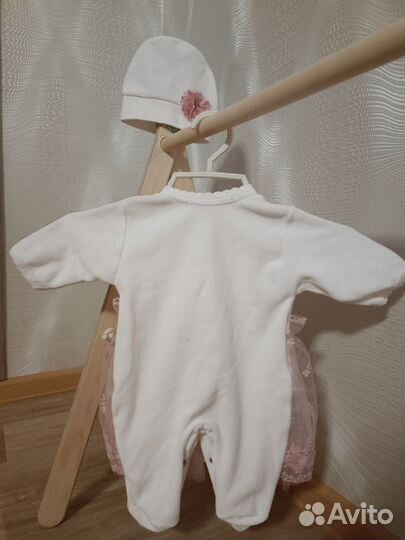 Комбинезон с юбкой, шапкой на девочку новый 0-3мес