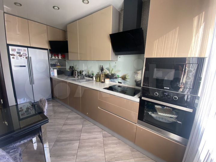 3-к. квартира, 87 м², 4/5 эт.