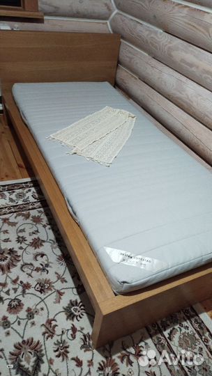 Кровать