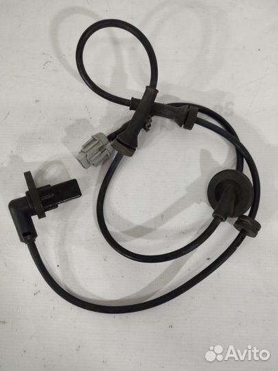 Датчик abs передний правый Nissan Bluebird Sylphy