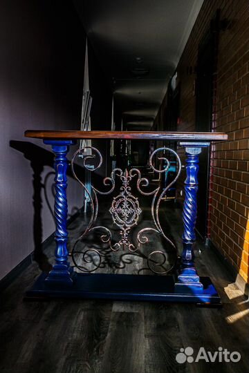 Консольный винтажный столик