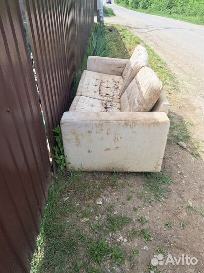 Отдам диван