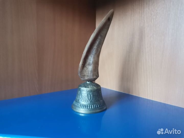 Колокол с ручкой из рога