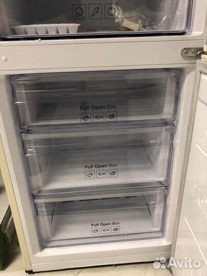 Холодильник Samsung-RB37A5200EL