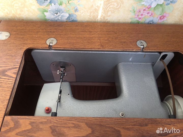 Швейная машина Подольск 142