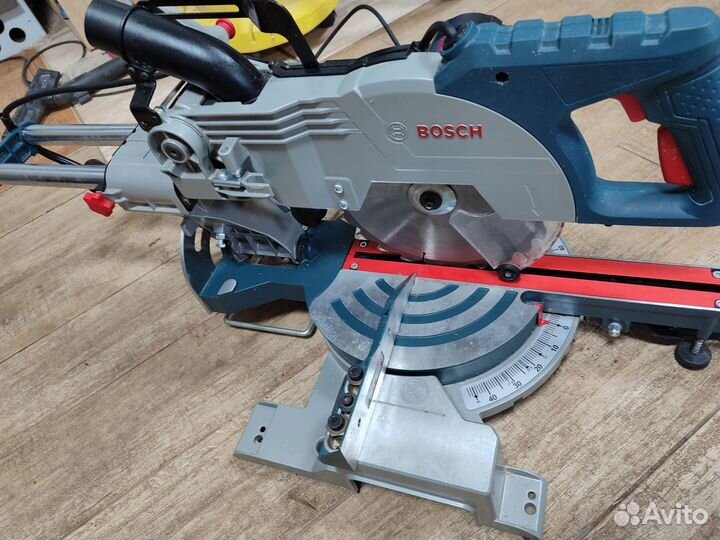 Торцовочная пила с протяжкой bosch