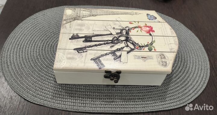 Ключница деревянная