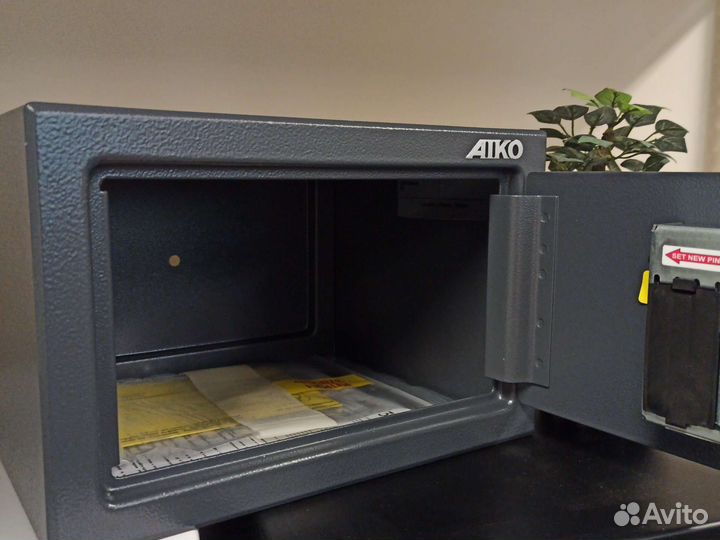 Сейф металлический Aiko T-170EL