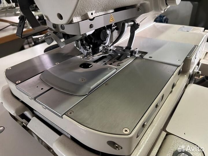 Петельная машина с глазком juki MEB3200S