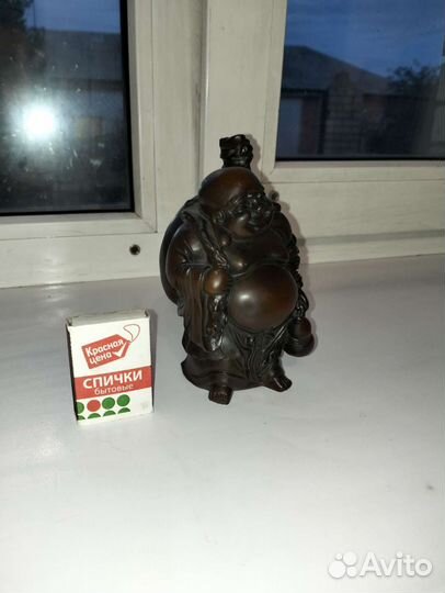 Статуэтка будды