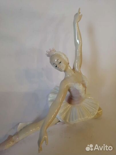 Статуэтка фарфор балерина. Италия pavone