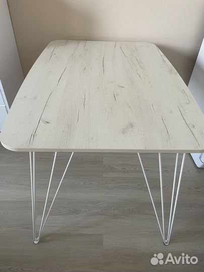 Стол кухонный