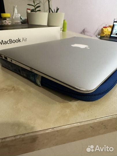 Apple MacBook Air 11 2011