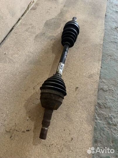 Привод левый Opel Astra J A16XER 2009-2012