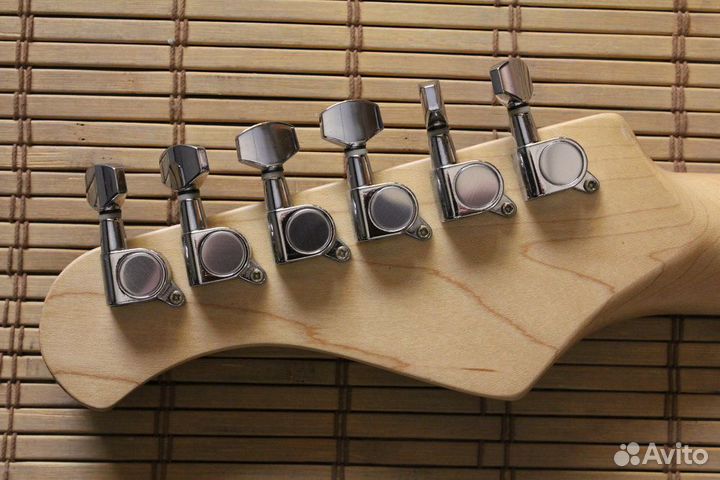 Bacchus BST-1R Universe Series Stratocaster