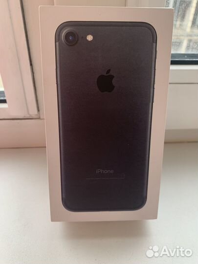 Телефон iPhone хр 64
