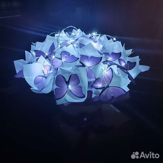 Светящийся букет из бабочек