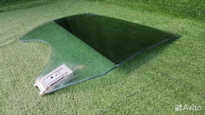 Стекло задний правый двери Volkswagen Passat cc
