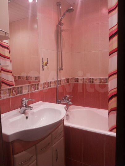 Комната 18 м² в 3-к., 1/17 эт.