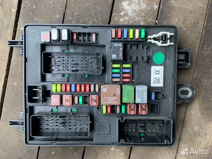 Блок предохранителей проводка кадиллак srx 2